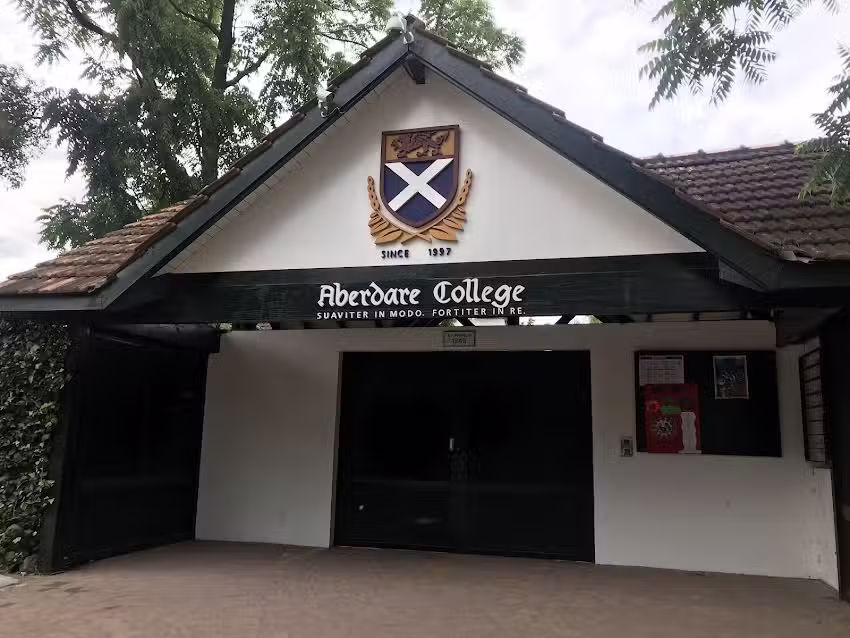 Aberdare College. (Escuela Bilingue Primaria, Secundaria con Jardin de Infantes)