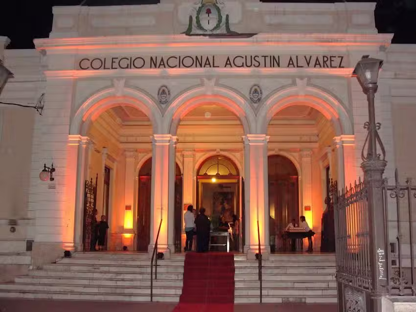 Agust&iacute;n &Aacute;lvarez
