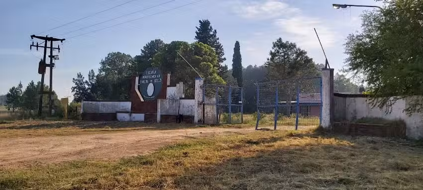 Area Industria, Escuela Granja