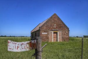 Cancha Larga, La Leonesa