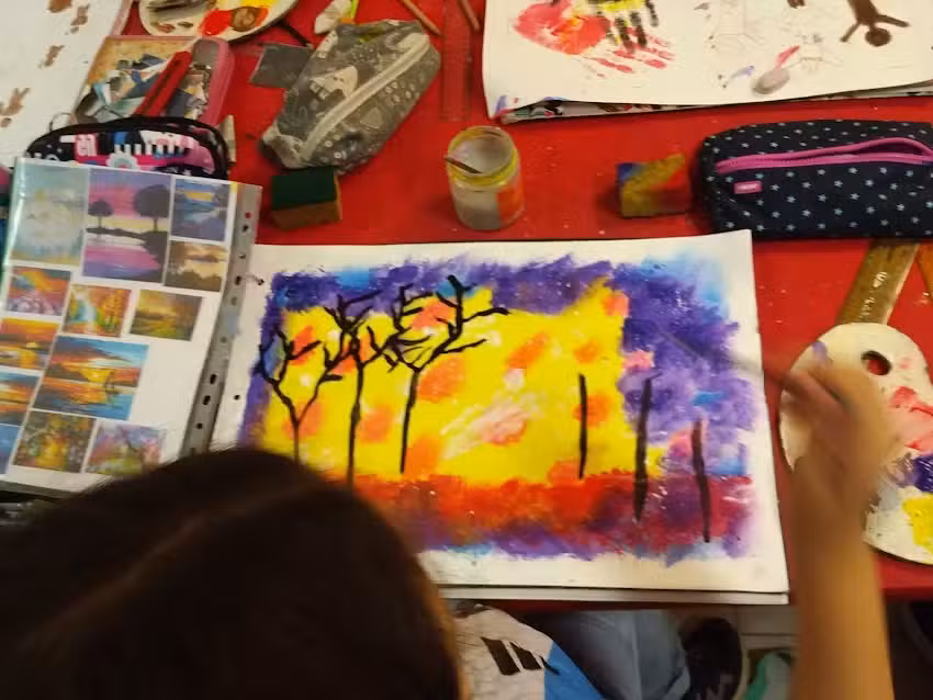 Centro de Estudios-Tutor&iacute;as Br&uacute;jula