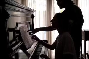 Clases de Guitarra Piano Ukelele Música