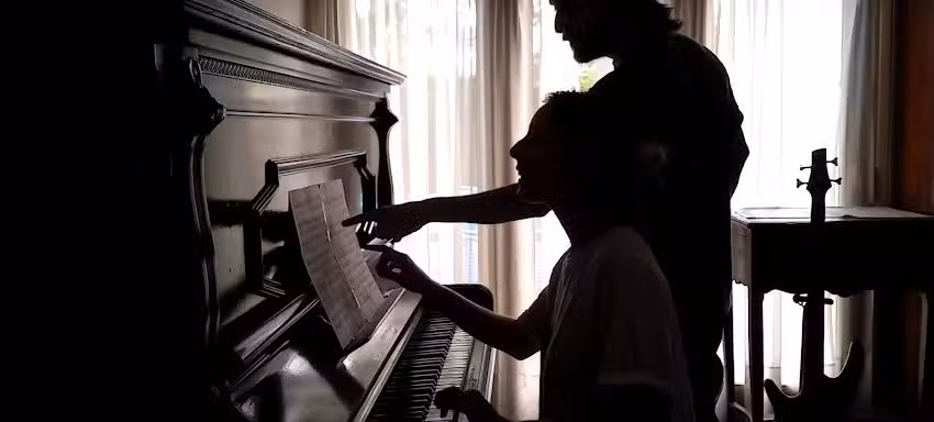 Clases de Guitarra Piano Ukelele M&uacute;sica