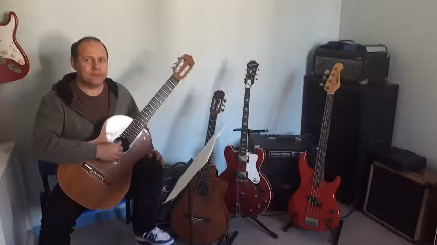 Clases de Guitarra y bajo &ndash; Hugo Hohberg