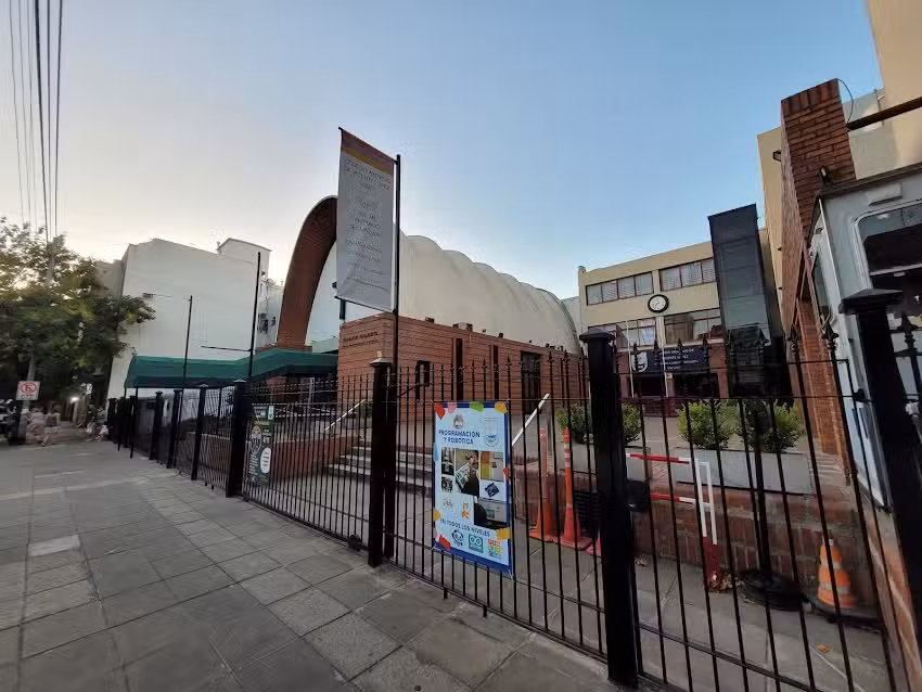 Colegio Armenio de Vicente L&oacute;pez