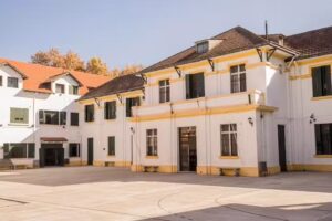 Colegio Cardenal Sp&iacute;nola