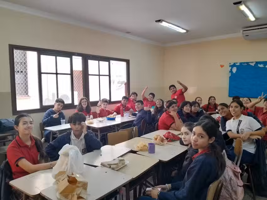 Colegio de Jes&uacute;s N&deg;8049-Primaria-Acceso calle Gral. G&uuml;emes