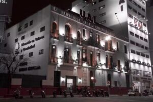 Colegio Esteban Echeverr&iacute;a