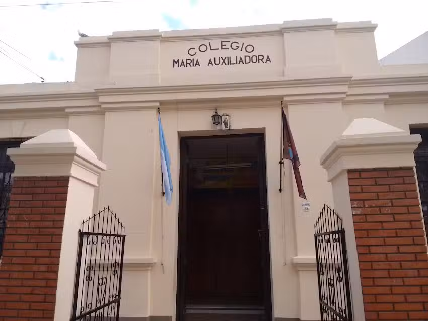 Colegio Maria Auxiliadora &ndash; Instituto Laura Vicu&ntilde;a