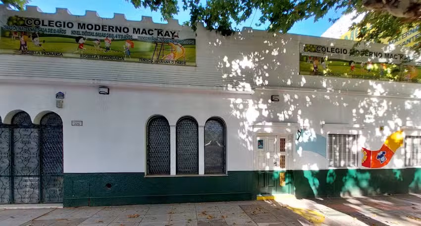 Colegio Moderno Ituzaing&oacute; Mac Kay