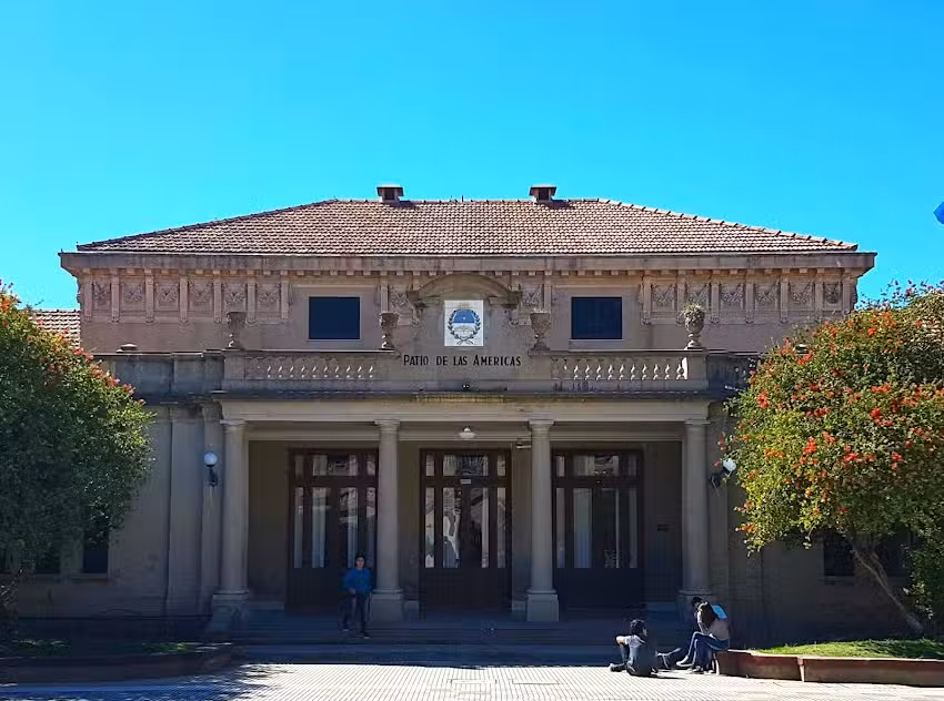 Colegio Nacional Dolores