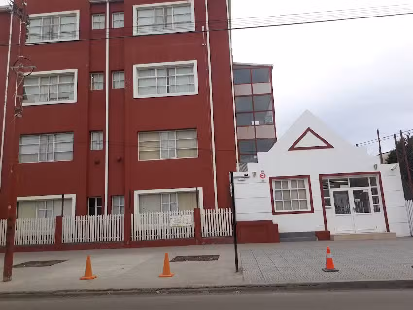 Colegio &ldquo;Poplars School&rdquo;