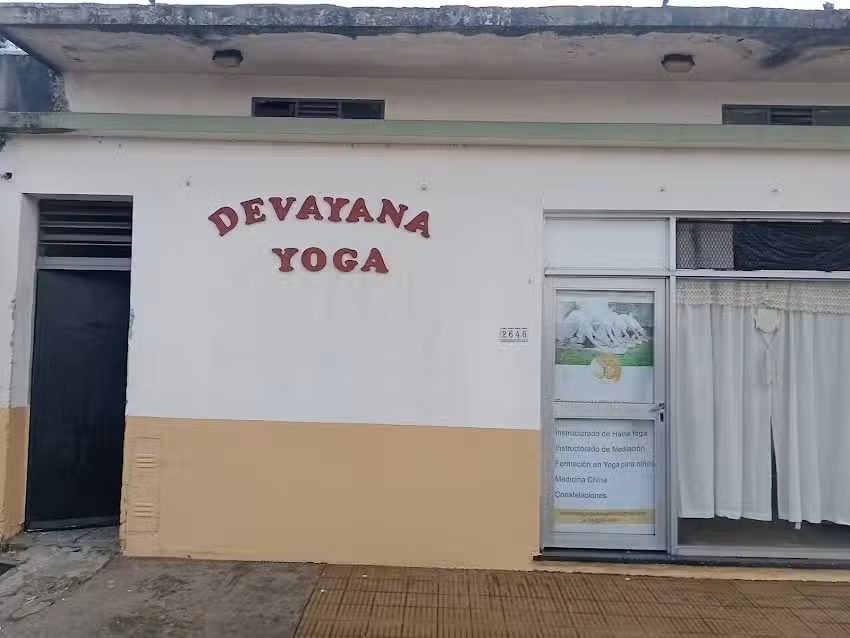 Devayana Escuela de Yoga