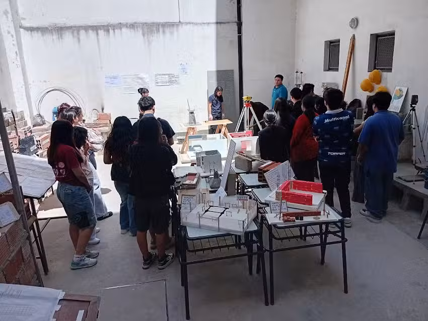 E.E.S.T N&ordm;1 &ldquo;Dalmacio Velez Sarsfield&rdquo;