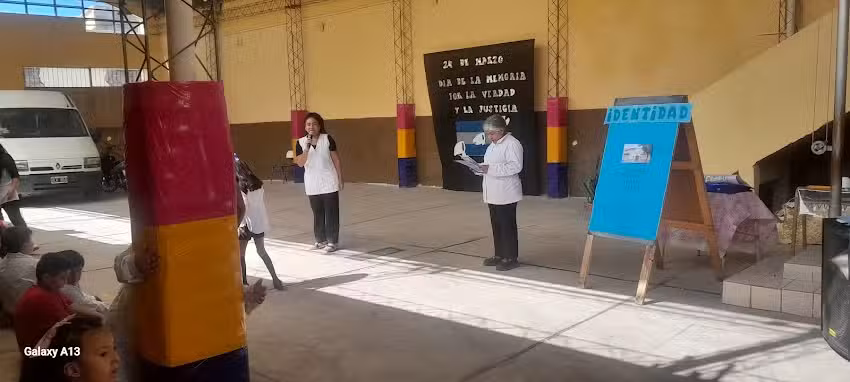 E.I.P.I.M. Esc. Esp.No. 7041 Dr. Mariano R. Castex