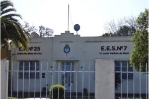 EES N&deg;7 M. Luj&aacute;n P&oacute;rfido de Barri -El Paraiso