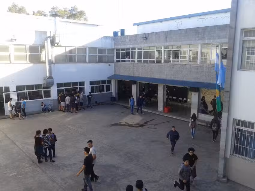 EEST N.&ordm; 8 de Mor&oacute;n