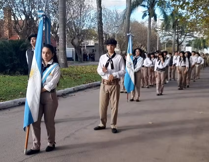 EFA Mensu Peguara
