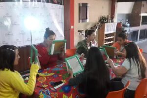 Eli Cantarini Maquillaje Profesional (escuela)