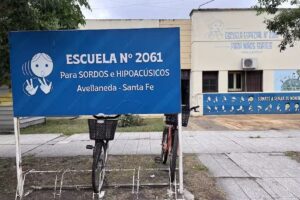 Esc. Especial p/Ni&ntilde;os Sordos e Hipoac&uacute;sicos N&deg; 2061