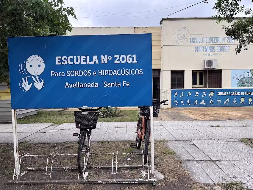 Esc. Especial p/Ni&ntilde;os Sordos e Hipoac&uacute;sicos N&deg; 2061