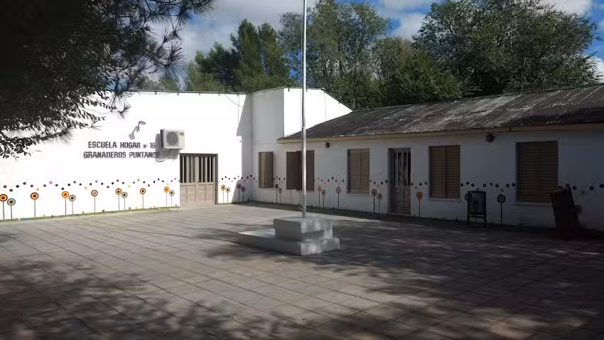 Esc. Hogar 16 Granaderos Puntanos