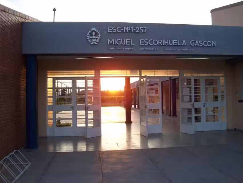 Esc. N&deg; 4-251 &ldquo;Andrea Analia Aguirre&rdquo;