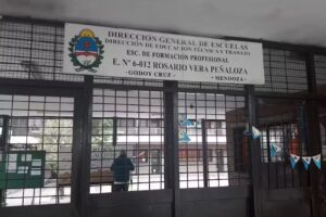 Escuela 1-698 Provincia De Mendoza