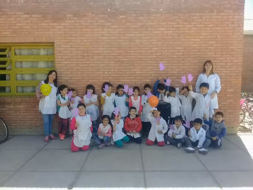 Escuela 1-702 &ldquo;Manos Solidarias&rdquo;