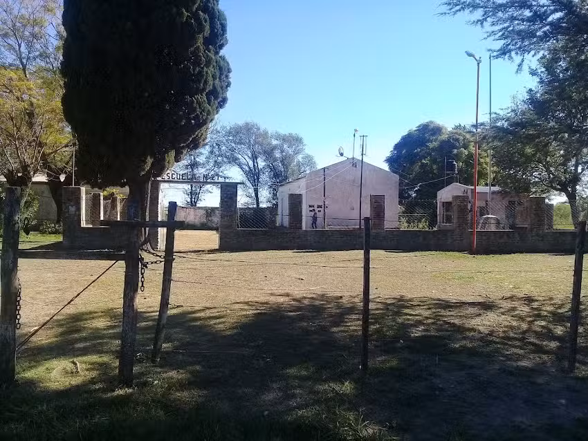 Escuela 21, Florentino Ameghino, Distrito Doll