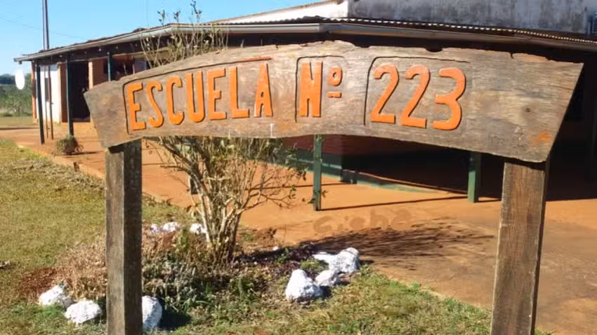 Escuela 223 Colonia El Para&iacute;so, Ap&oacute;stoles