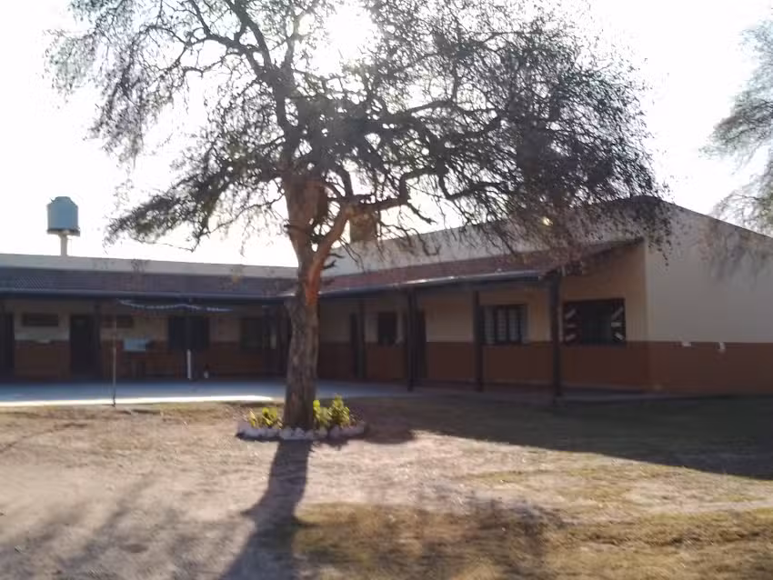 Escuela 4337 Portaviones A.R.A 25 de mayo Pringle