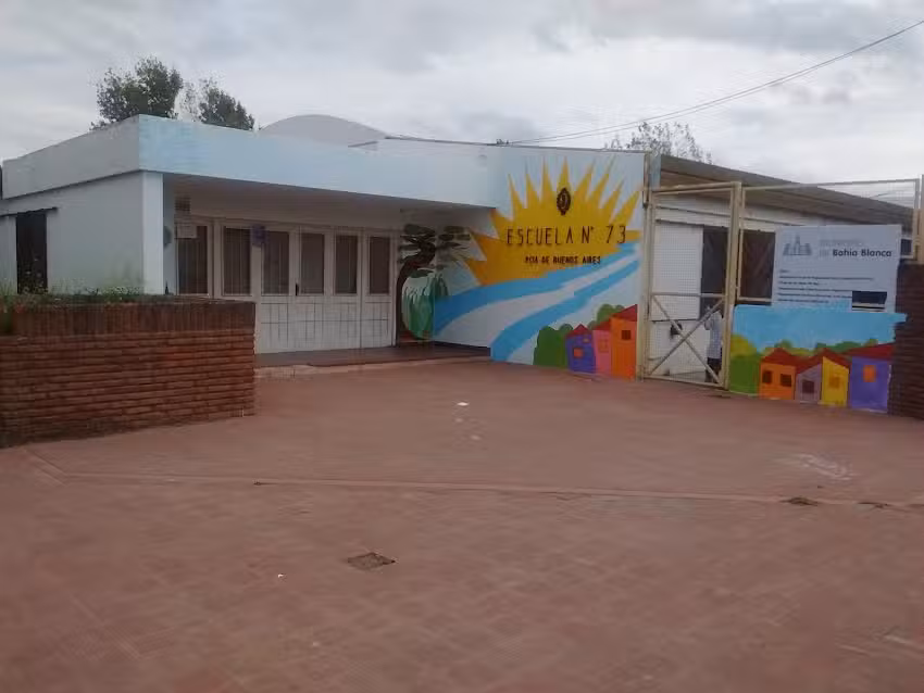 Escuela 73