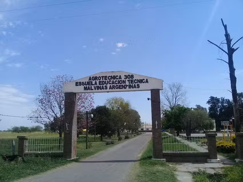 Escuela Agrot&eacute;cnica 308