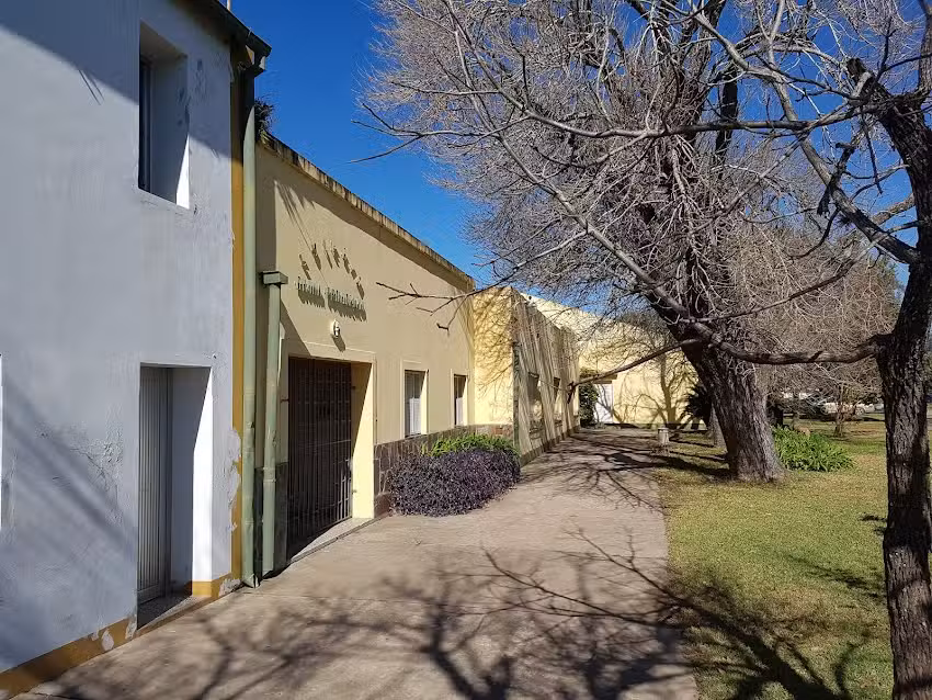 Escuela Agrot&eacute;cnica Divina Providencia D-100