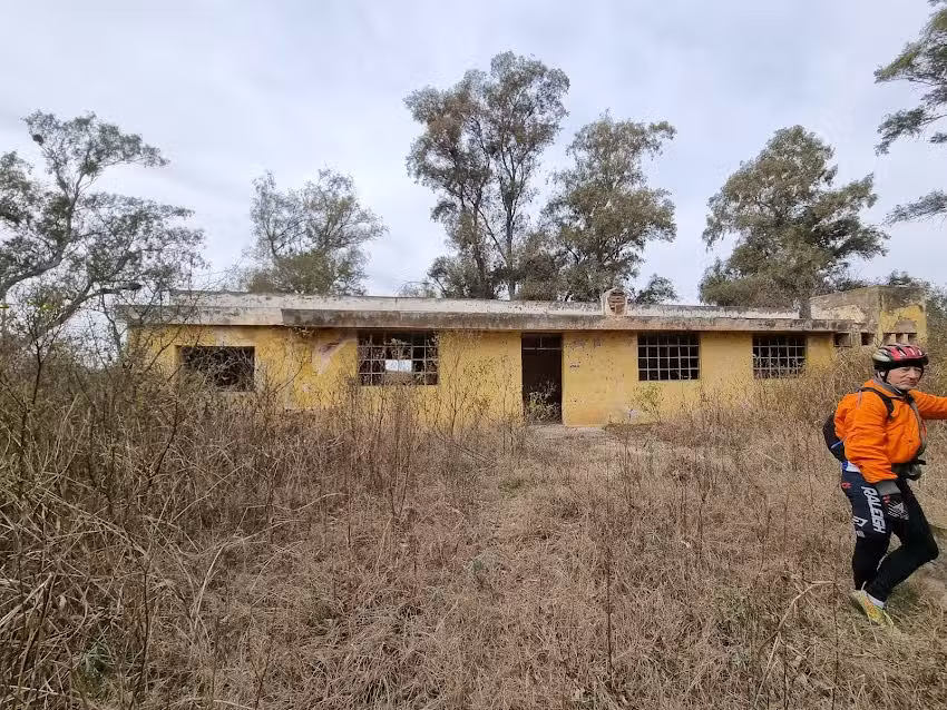 Escuela Ant&aacute;rtida Argentina, Campo Alonso