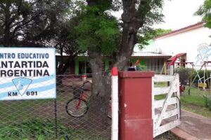 Escuela Ant&aacute;rtida Argentina Km 691