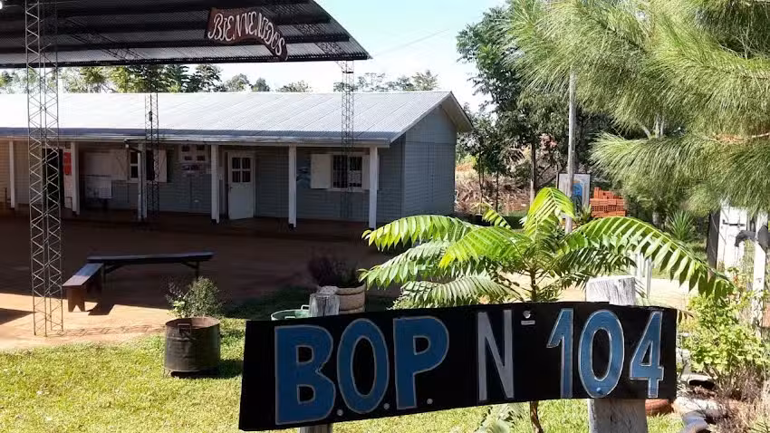 Escuela BOP 104