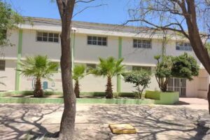 Escuela C E 9 de Julio . Porte&ntilde;a