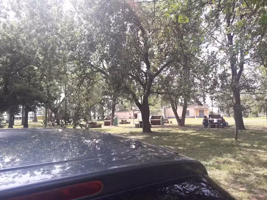 Escuela Canton De Zarate