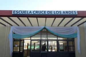 Escuela Cruce De Los Andes