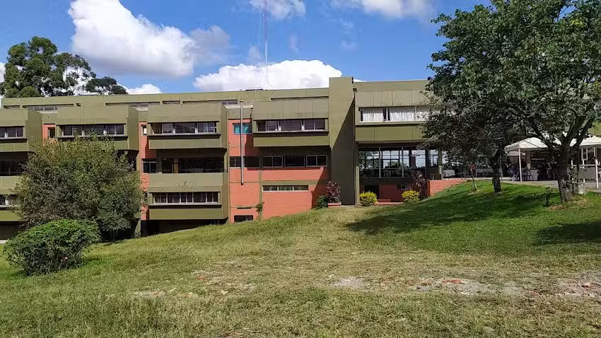 Escuela de Agricultura y Sacarot&eacute;cnia &ndash; UNT
