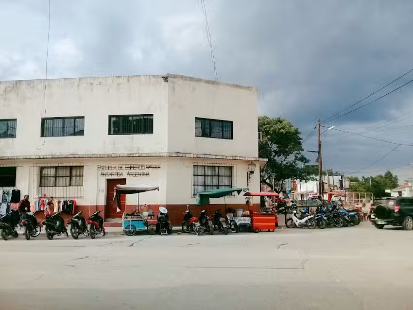 Escuela de Comercio No. 5004 &ldquo;Ant&aacute;rtida Argentina&rdquo;