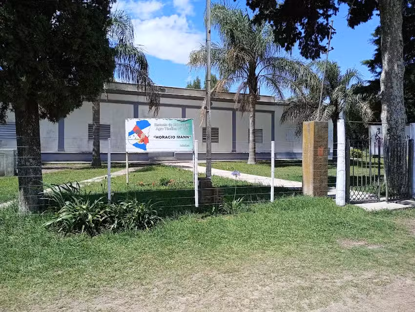 Escuela de Educaci&oacute;n AgroT&eacute;cnica N&deg; 153 y Escuela Primaria N&deg; 27 &ldquo;Horacio Mann&rdquo;
