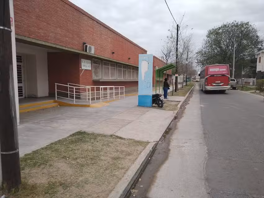 Escuela De Educaci&oacute;n Especial 50