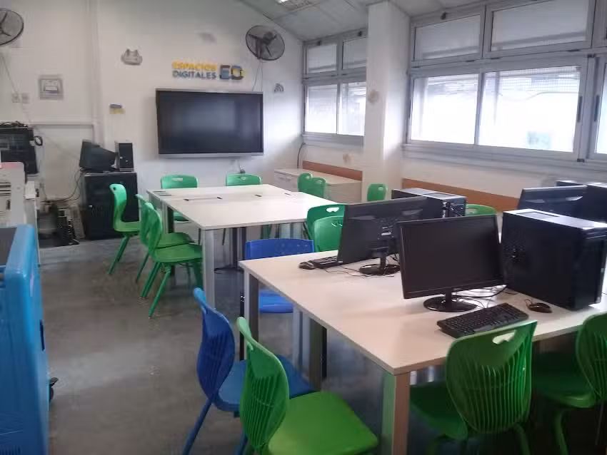 Escuela de Educaci&oacute;n Media N&deg; 2 D.E.14 &ndash; Argentinos Juniors