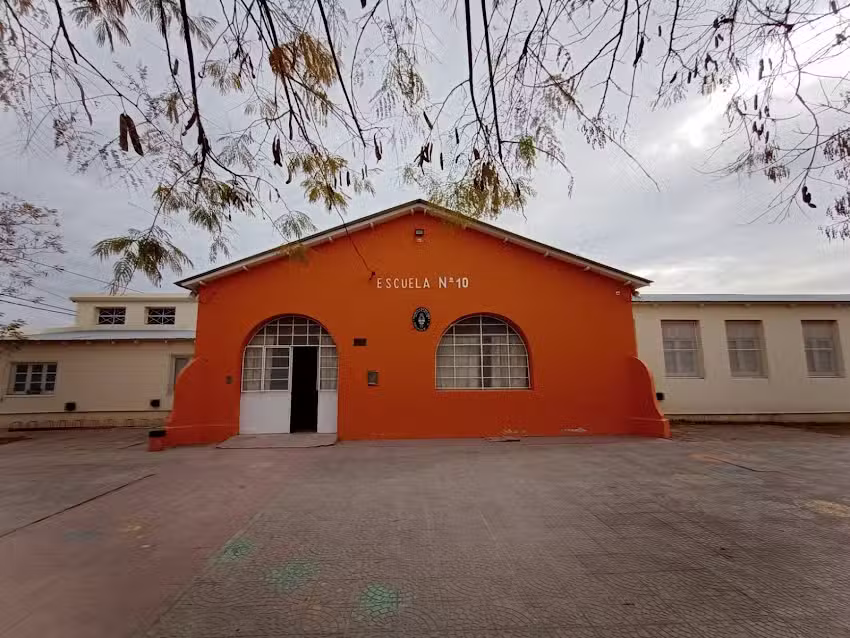 Escuela De Educaci&oacute;n Primaria N&ordm;10 &ldquo;General Daniel Cerri&rdquo;