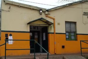 Escuela de Educaci&oacute;n Secundaria (E.E.S.) N&ordm;1