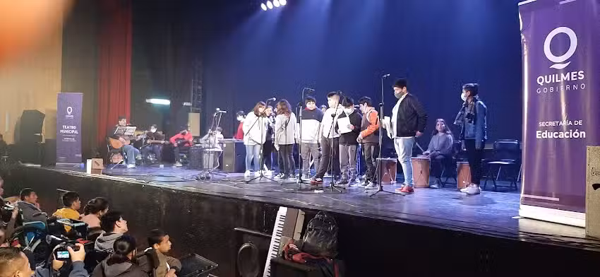 Escuela de Educaci&oacute;n Secundaria (E.E.S.) N&ordm;18