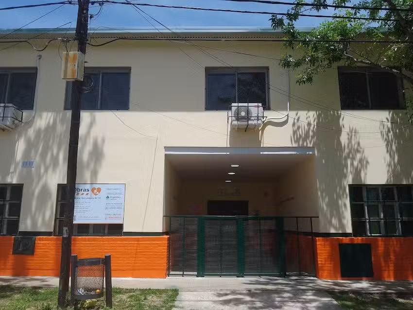 Escuela de Educaci&oacute;n Secundaria (E.E.S.) N&ordm;35